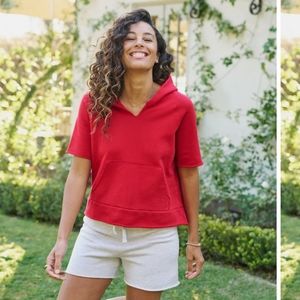 NWOT Frank & Eileen Mel Short Sleeve Hoodie in red. Size XS